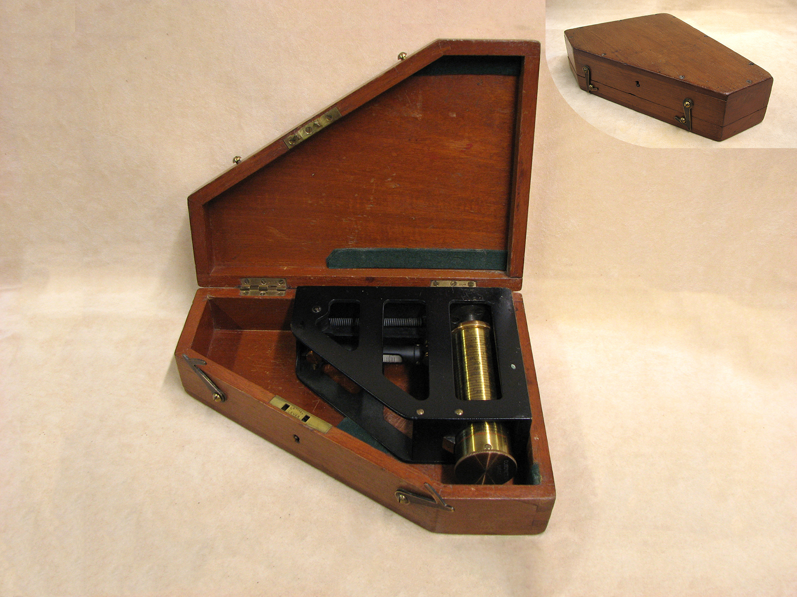 Large WW2 Military clinometer by E R Watts & Son